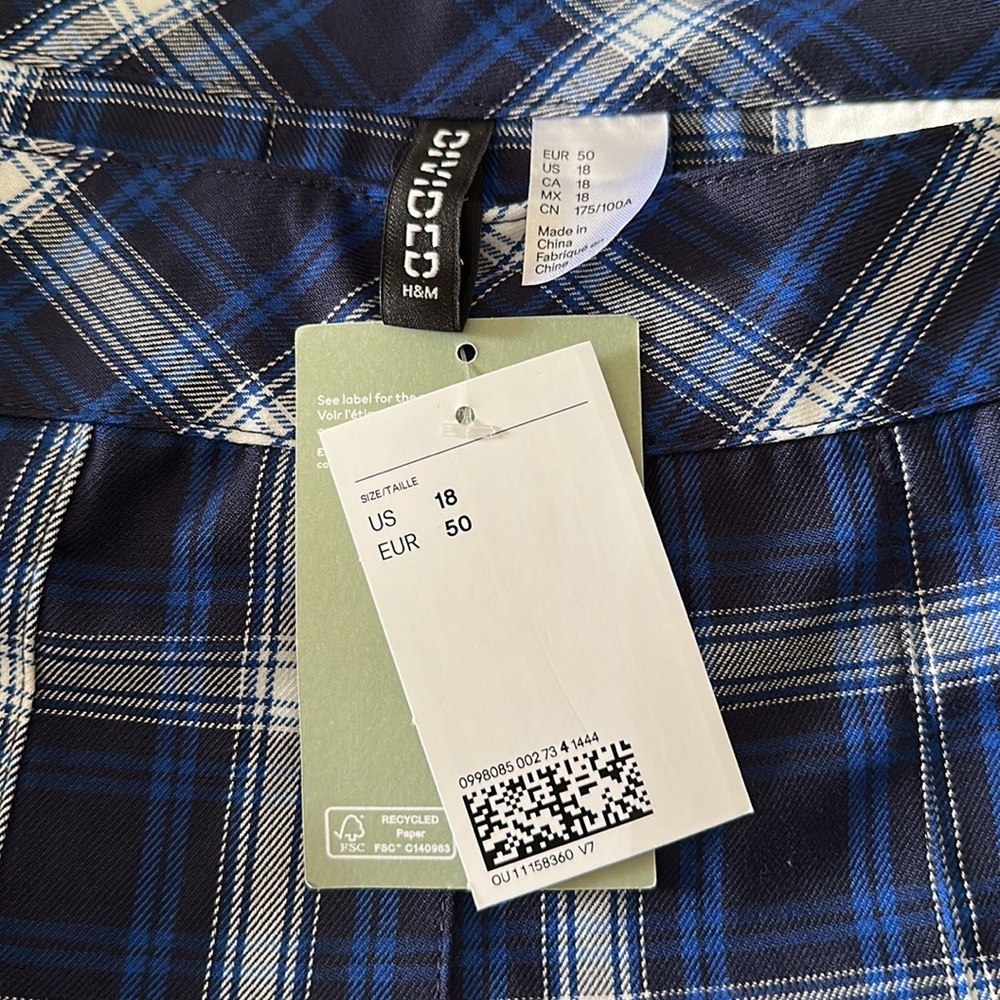 H&M blue plaid pleated skirt - Picture 5 of 5